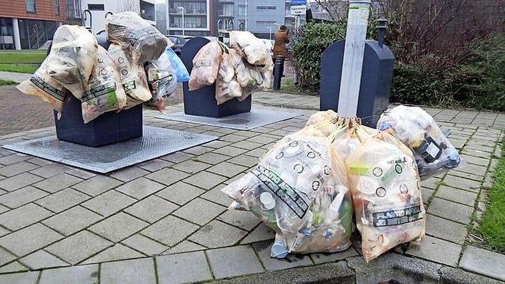 Tragisch Per bereik HVC: 'Plastic liefst in doorzichtige zak' | IJmuidercourant